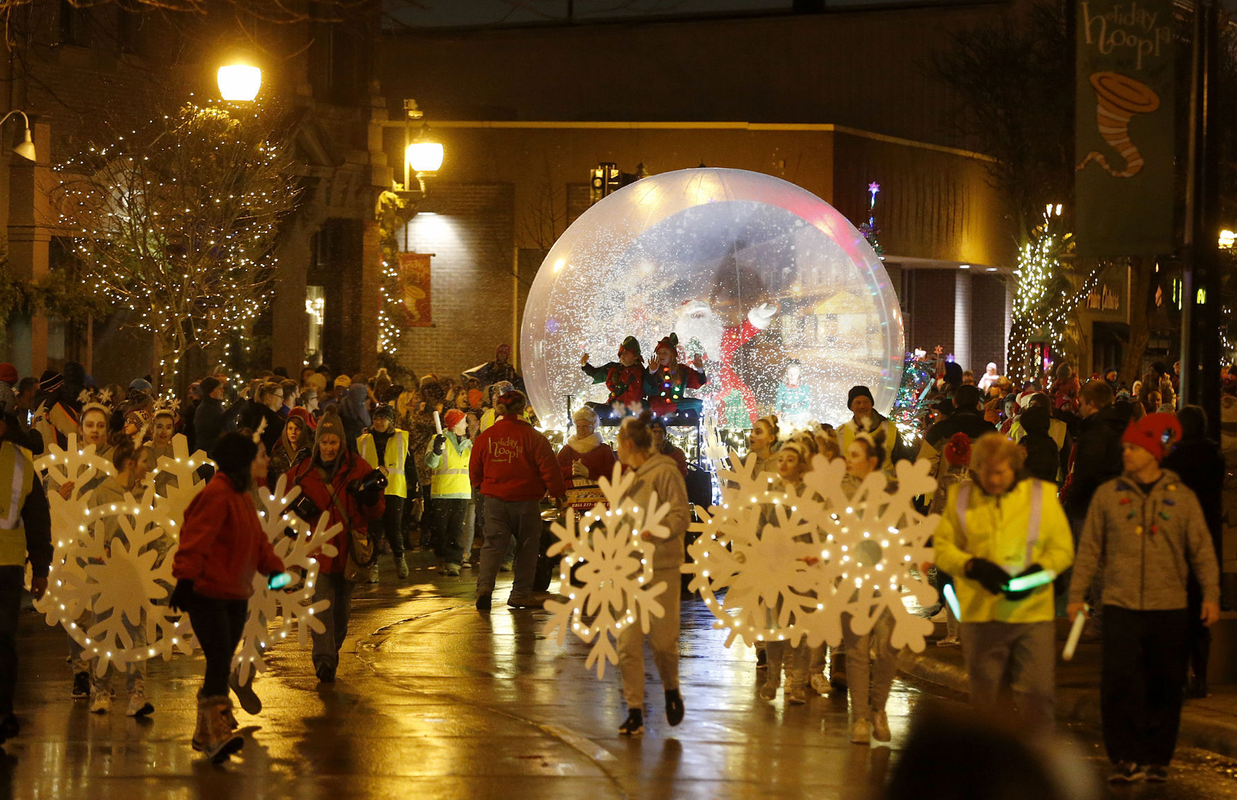 112318bp-holiday-hoopla-1